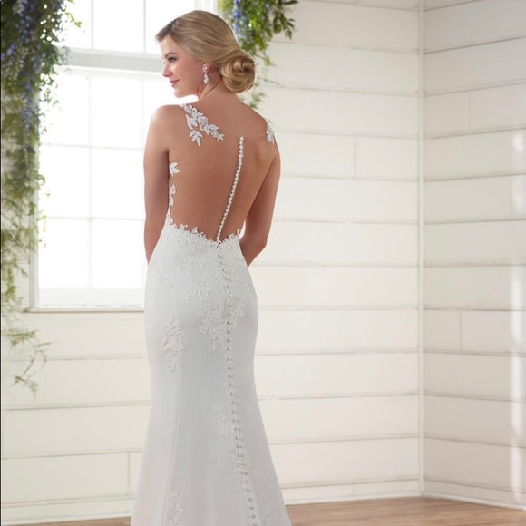 Essence of Australia Wedding Dress - Picture 3 of 11